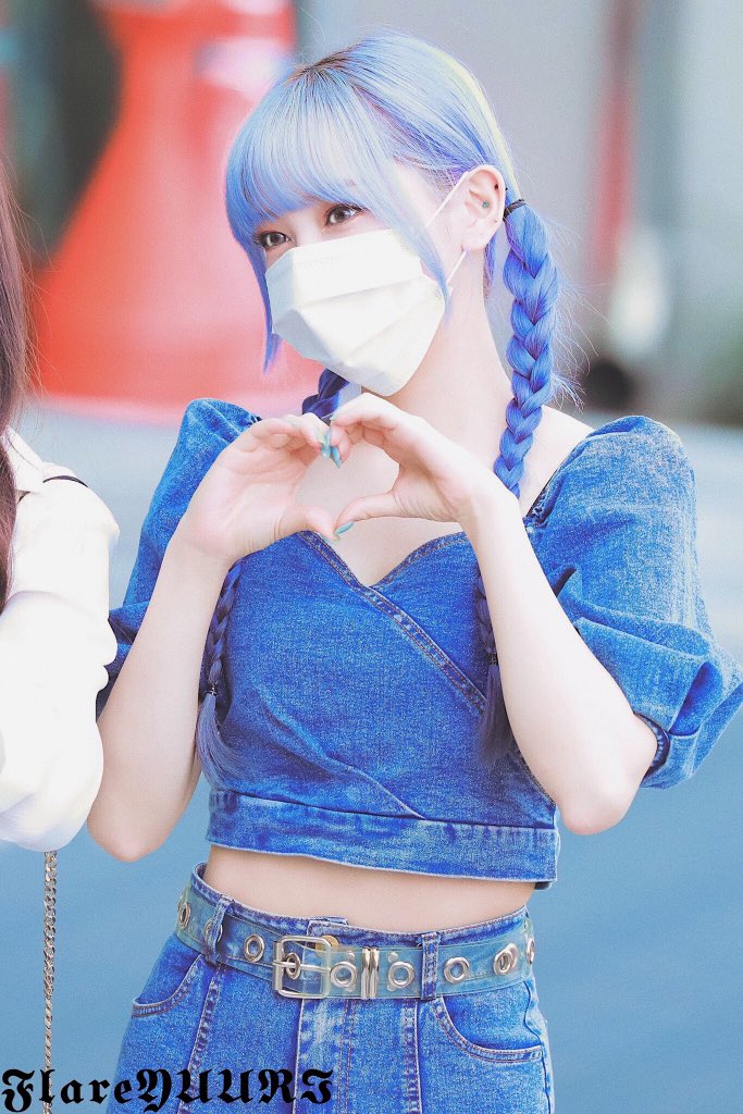 twicecum's tweet photo. #YuuringoDay ♡
cr. flareyuuri https://t.co/juoFZHB3Ey