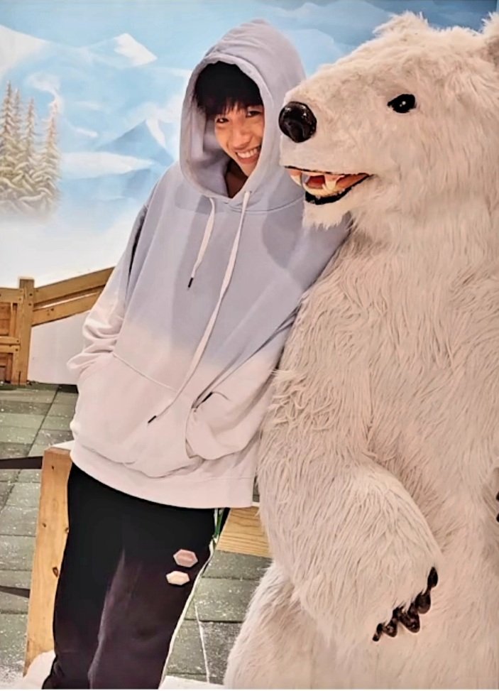 damyy98269315's tweet photo. 早く元気な笑顔を見せてね💚
#GetwellsoonPlan 
©owner https://t.co/HmSLxhCouJ