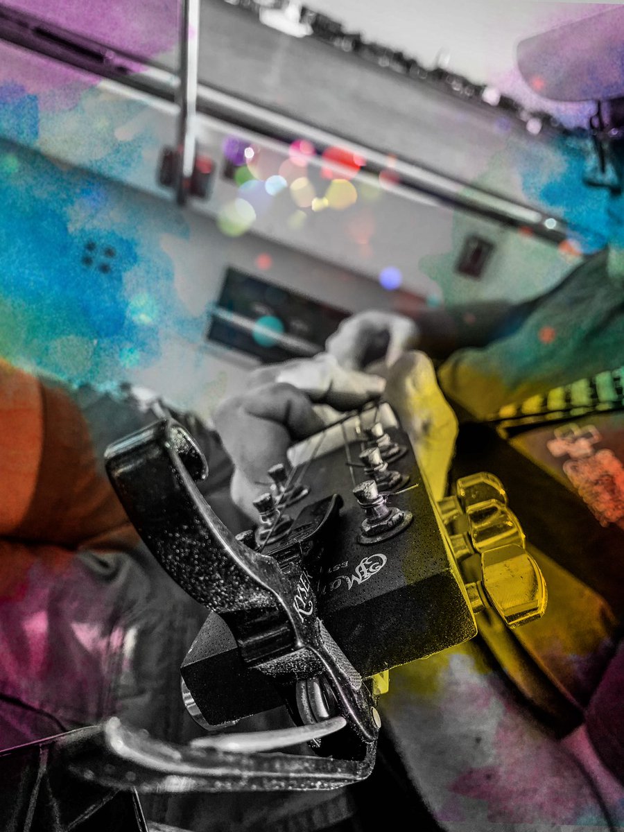 heatherbeebe80's tweet photo. Having fun with colors #guitar #boatlife #colors https://t.co/TgT04DIn1i