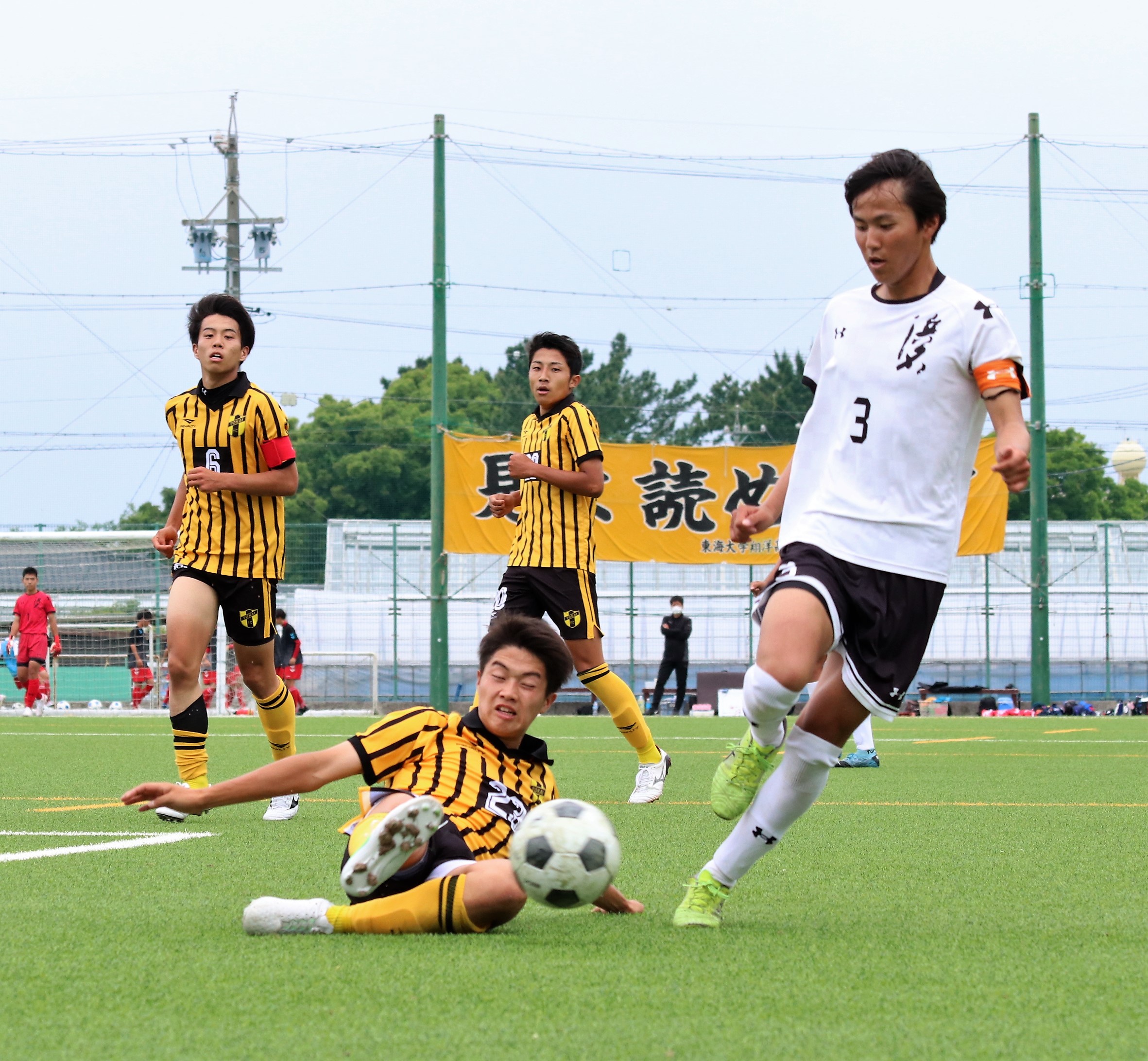 スポーツ報知 静岡支局 高校総体サッカー県大会 2回戦 東海大静岡翔洋 4 1 浜名 昨秋も活躍したfw市川選手が2得点です 清水東 10 0 桐陽 前半のセットプレーでゴールを決めたfw中山選手は サイン通りです と話してくれました T Co