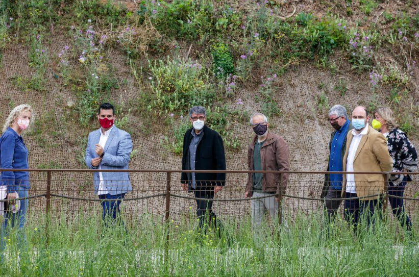 Avui inaugurem la reconstrucció de la Font del Rector a Sant Climent de Llobregat ⛲.

Continuem treballant per la protecció del nostre entorn natural i cultural. Vetllant per la conservació del nostre patrimoni!