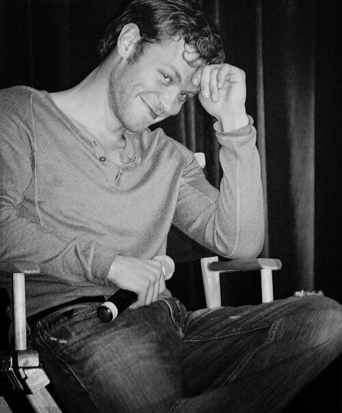 Happy birthday Joseph Morgan 
i love you and you deserve the world  
you\re perfect 