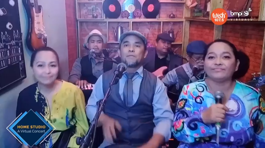 iamjojieann's tweet photo. Rock baby rock! Eyyy! Ang galing po @strumjam!
#BMPIHomeStudioLive
#HomeStudioVirtualConcert https://t.co/ewt15kIJ4i