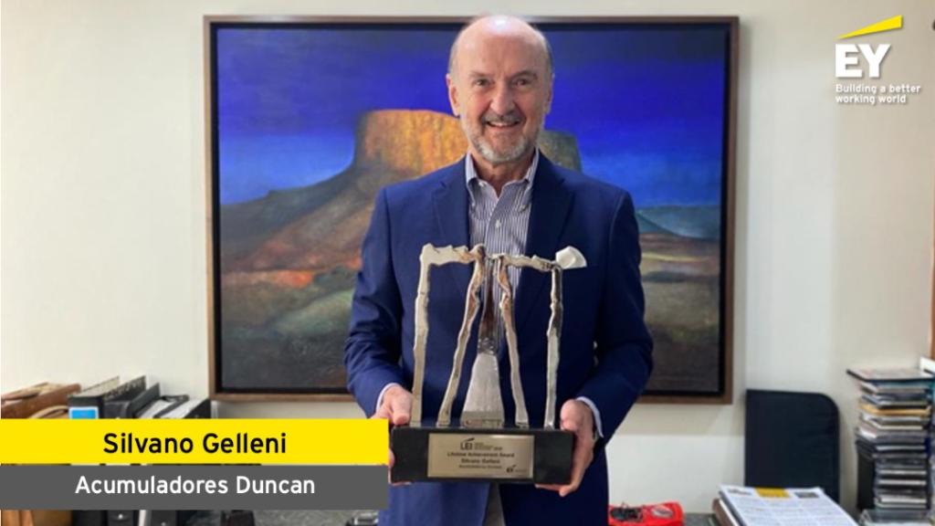 EY_Venezuela's tweet photo. EY Venezuela felicita a Silvano Gelleni, un líder comprometido con su país y sus colaboradores, apoyándolos en su formación personal, su capacitación y en hacerlos cada día mejores ciudadanos. #NuestraPrioridadEsVenezuela. #LEI2020 https://t.co/99Ee2y8VV7