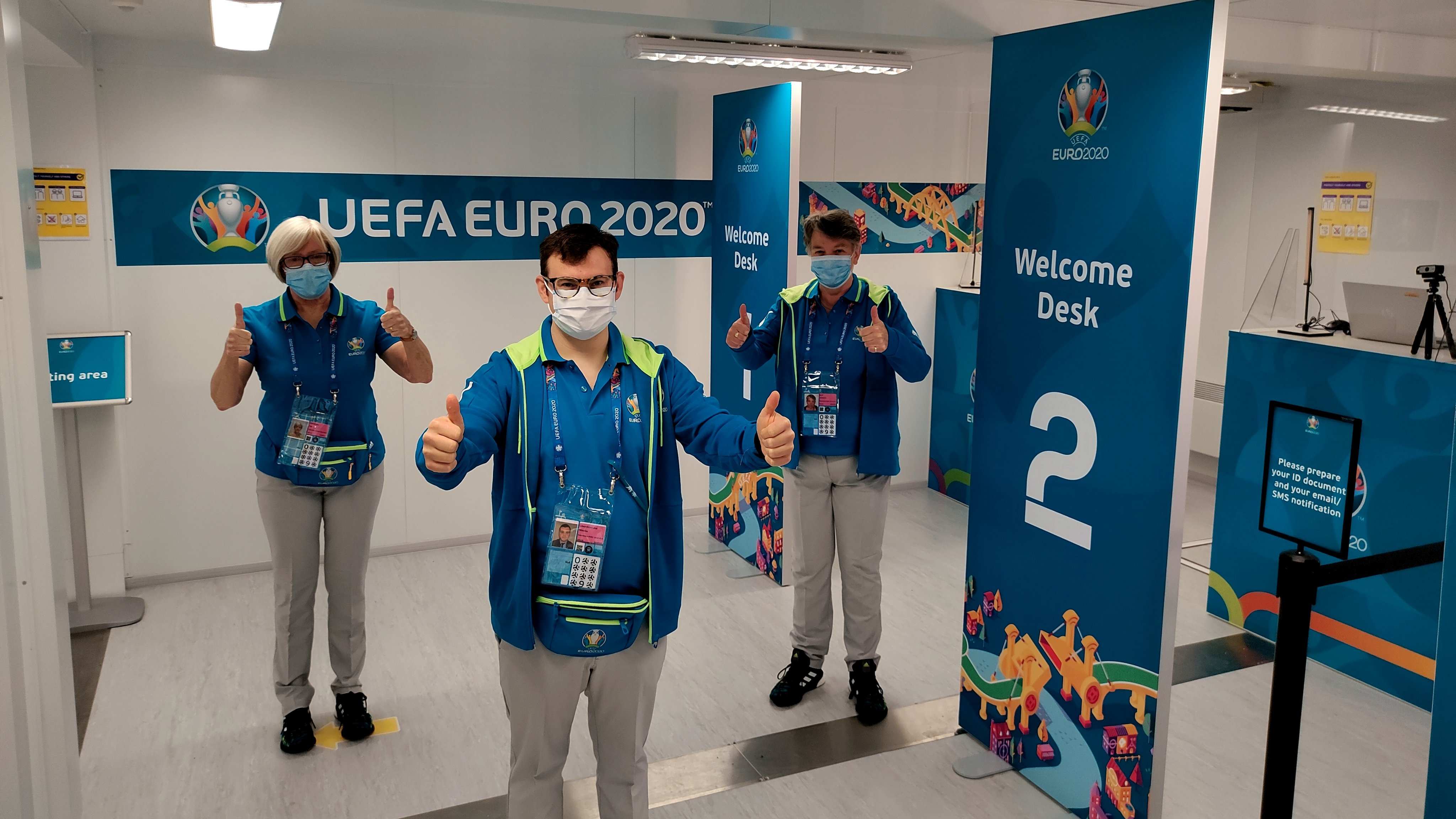 форма волонтеров олимпиада 2020. аккредитация волонтера euro 2020. аккредитация волонтера euro 2020. толстовка волонтера euro 2020. волонтеры евро 2020 спб.