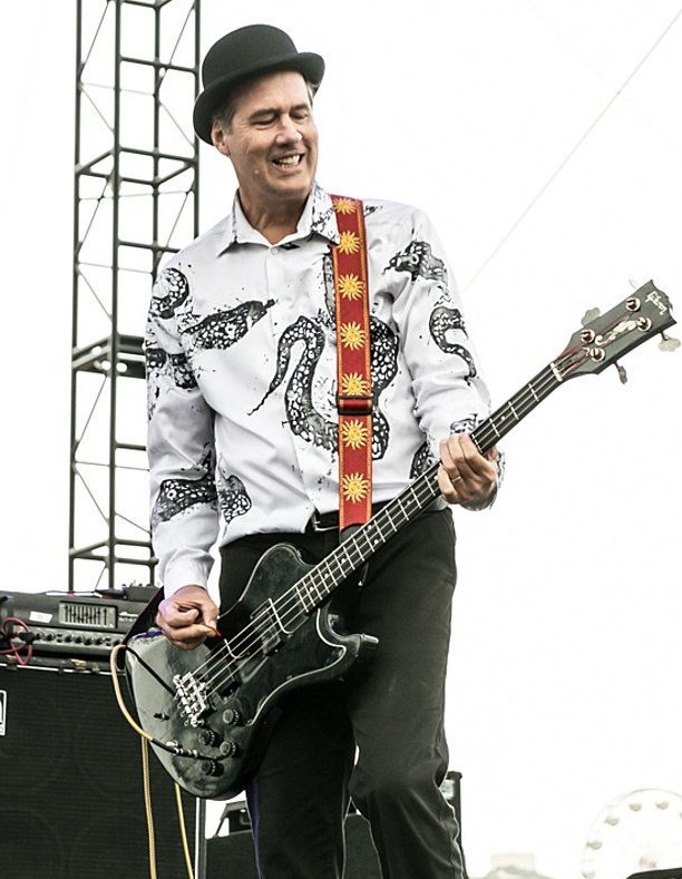 Happy birthday krist novoselic, you are a genius i love you 