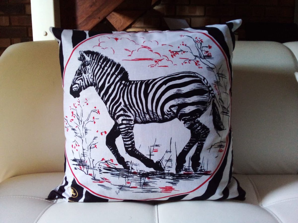karabo_juju's tweet photo. #HouseofMadlozi #HouseofMatwetwe #HouseofBadimo #truestorykanga Cushions, Rugs &amp; Fleeze blankets https://t.co/wG86lAjW9H @Kitmediasoluti1 https://t.co/r3xW5g2p6V