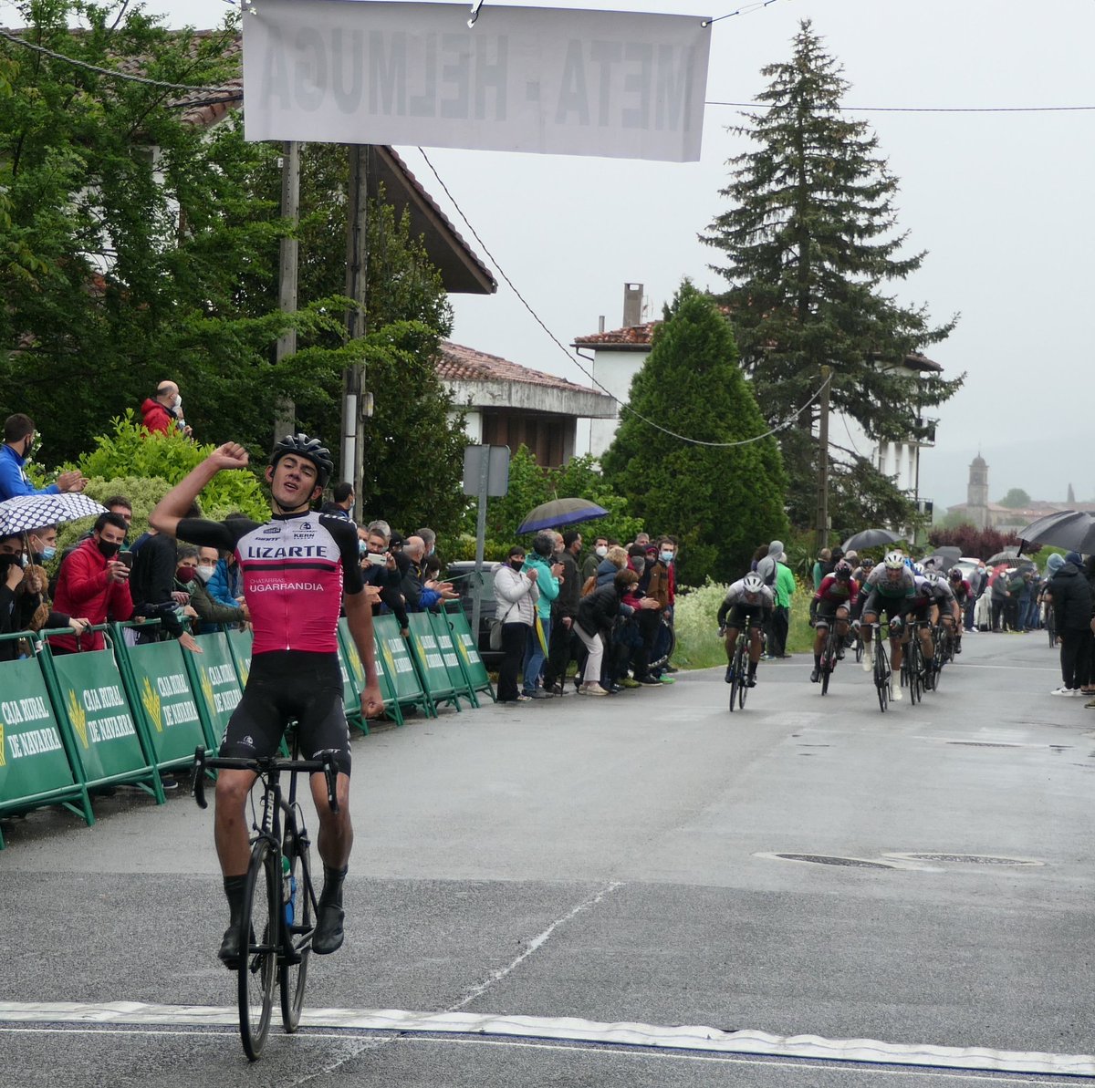 CyclingEliteU23's tweet photo. 🏁 Trofeo Iturmendi - #TorneoAbiatzen 

🥇 Igor Arrieta / Lizarte
🥈 Rubén González / Baqué 
🥉 Andoni López / Caja Rural 

⛰ Richard Huera / Caja Rural
Ⓜ️ Telmo Semperena / Eibar
🏆 Lizarte

🗂 Campeón Navarra ruta 2021
     📂 Igor Arrieta / Lizarte

📷 @EquipoLizarte https://t.co/vz4fD5RCq6