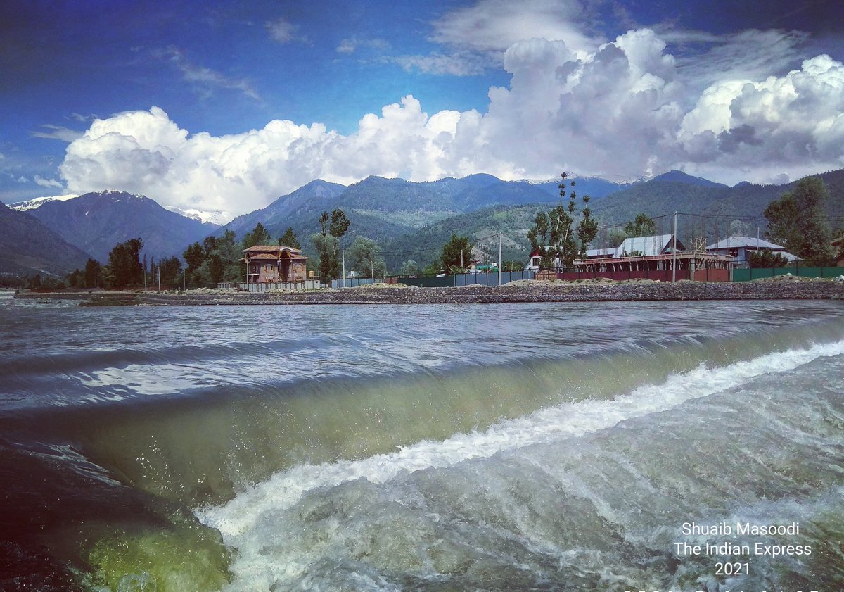 shuaibmasoodi's tweet photo. #freshwater #freshair #freshweather #madhumatinallah #kaloosabandipora #jammuandkashmir #dailypicture #everydayeverywhere #kashmirtoday #shuaibmasoodi #indianexpress https://t.co/3cHFyPzHEK