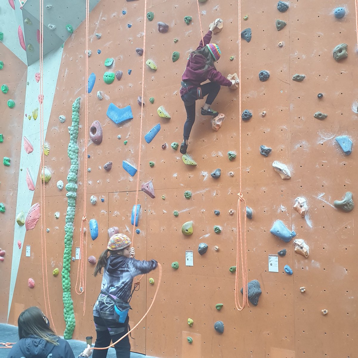 JRBoyd19's tweet photo. Big bro belaying little bro!! ♥️♥️♥️
So proud!! 😍

Wearing their Mama-knitted climbing beanies!

I think we may have done too much this week though.... everyone is pooped... https://t.co/csQztfORAp