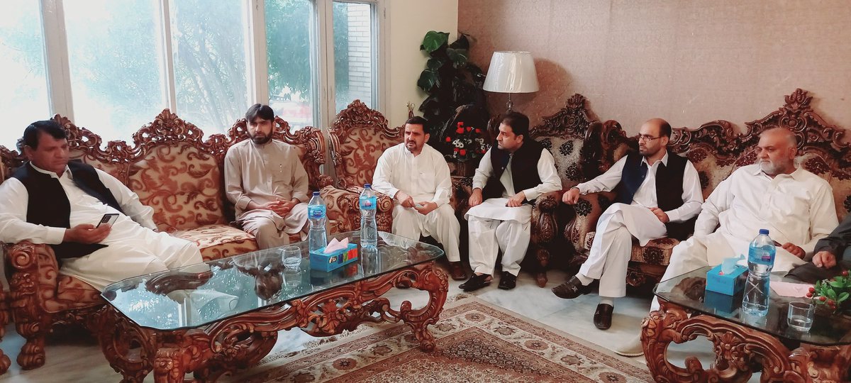 Mohamma36314862's tweet photo. #Eid2021 𝙎𝙝𝙚𝙧𝙆𝙋𝙆#EngineerAmirMuqam #Day4th 𝙖𝙩 his 𝙍esidency Peshawar. 𝘾antt.
@AmirMuqamAM_ @RahamdilNawaz https://t.co/DVvzWkEL1A