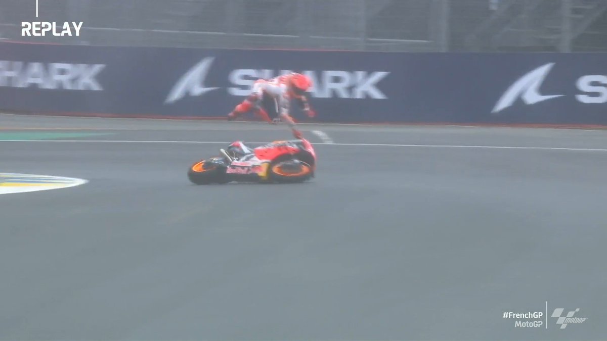 MotoGP's tweet photo. 😱 @marcmarquez93 crashes from the lead!!!

A return to winning ways has slipped away! 💢

#FrenchGP 🇫🇷 https://t.co/FaFKjSZvOO