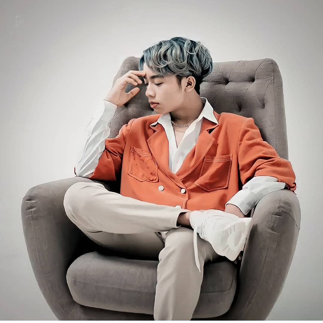 Desty1909's tweet photo. Bangga banget sama anak ini yang selalu memberikan karya.
Dan besok dia bakal ngeluarin MV deritaku versi korea..ahh gasabar sekaligus degdegan😂
#BetrandKoreanSingle #내고통 https://t.co/BzKd8HDBS0