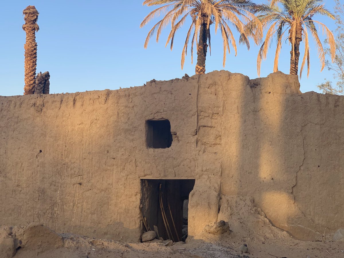 AbdulelahAlfars's tweet photo. @sctasa @SaudiTourism @chp_sa @mhamza22 @Tayma0 @gatetabuk @e3lam_tayma @388Mady @SCTHKSA @t__ruman @ghadahaleidi @bawardik @3ccVi93cFpsjQW5 @DeemaAlwohaibi @SMTayyar @dr_drahad3 @lamia_baeshen @afalsaud @khaledaloqaily @Hadaj_live @snap_tabuk @0J5my @bnattabuk @p_tayma @asheq_madi @AA_Alsunaidi @A_M_ALSAUD @alghamdi_ia @md_almousa #فن من #فنون المحافظة على التراث الوطني في #السعودية 🇸🇦أطلال المباني التراثية والواقعة بالبلدة القديمة بمحافظة #تيماء جسدت إرث حضاري وثقافي وطرزت المباني قيمتها العمرانية والمعنوية لتسطر إثراء العمق التاريخي للمدينة حيث سوف تساهم بأن تكون  إحدى ركائز الاقتصاد السياحي بمنطقة #تبوك https://t.co/P885TQhjph
