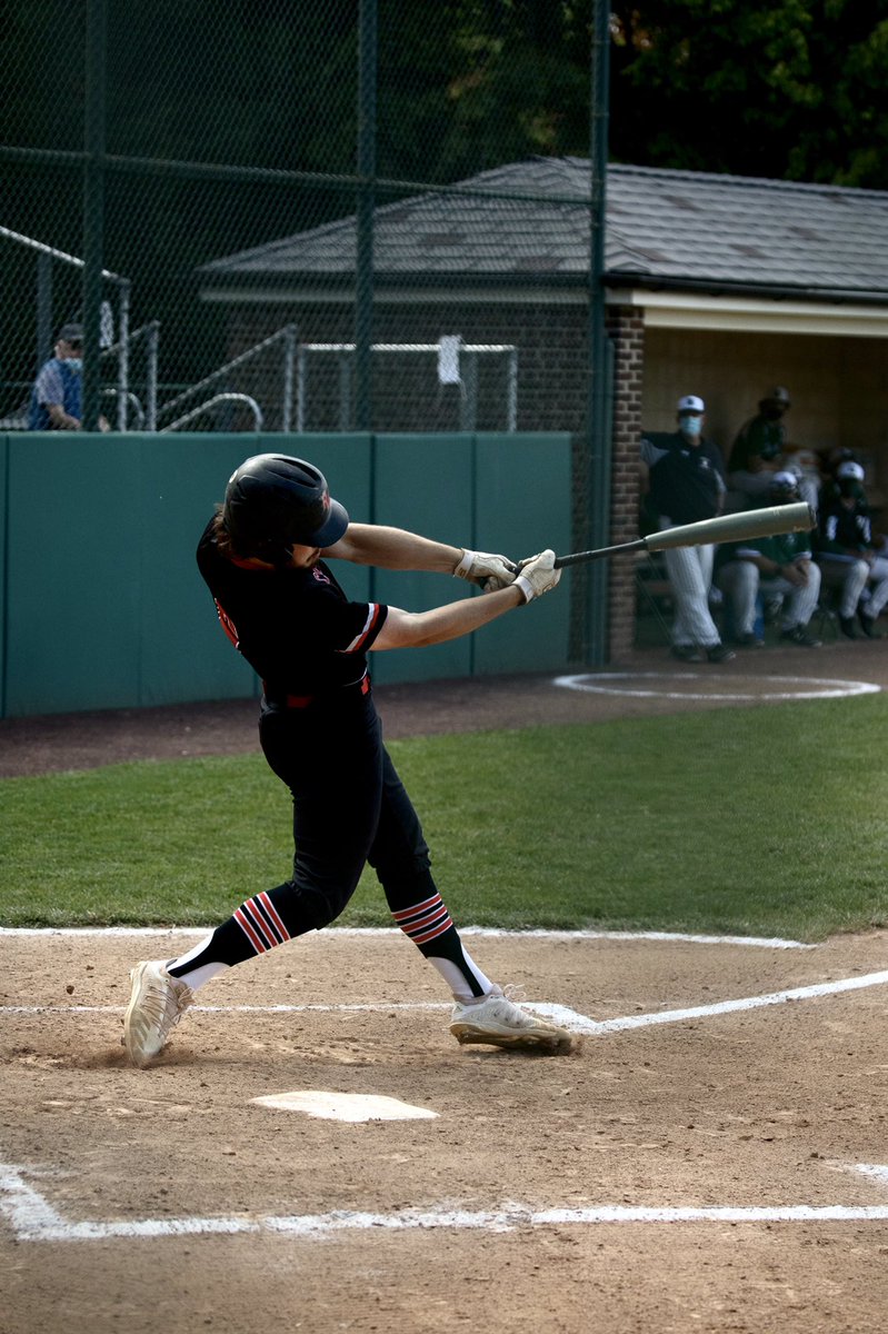cathicakes's tweet photo. #fivemorewins #delhs @Conrad_Baseball https://t.co/qj9Lau03Ne