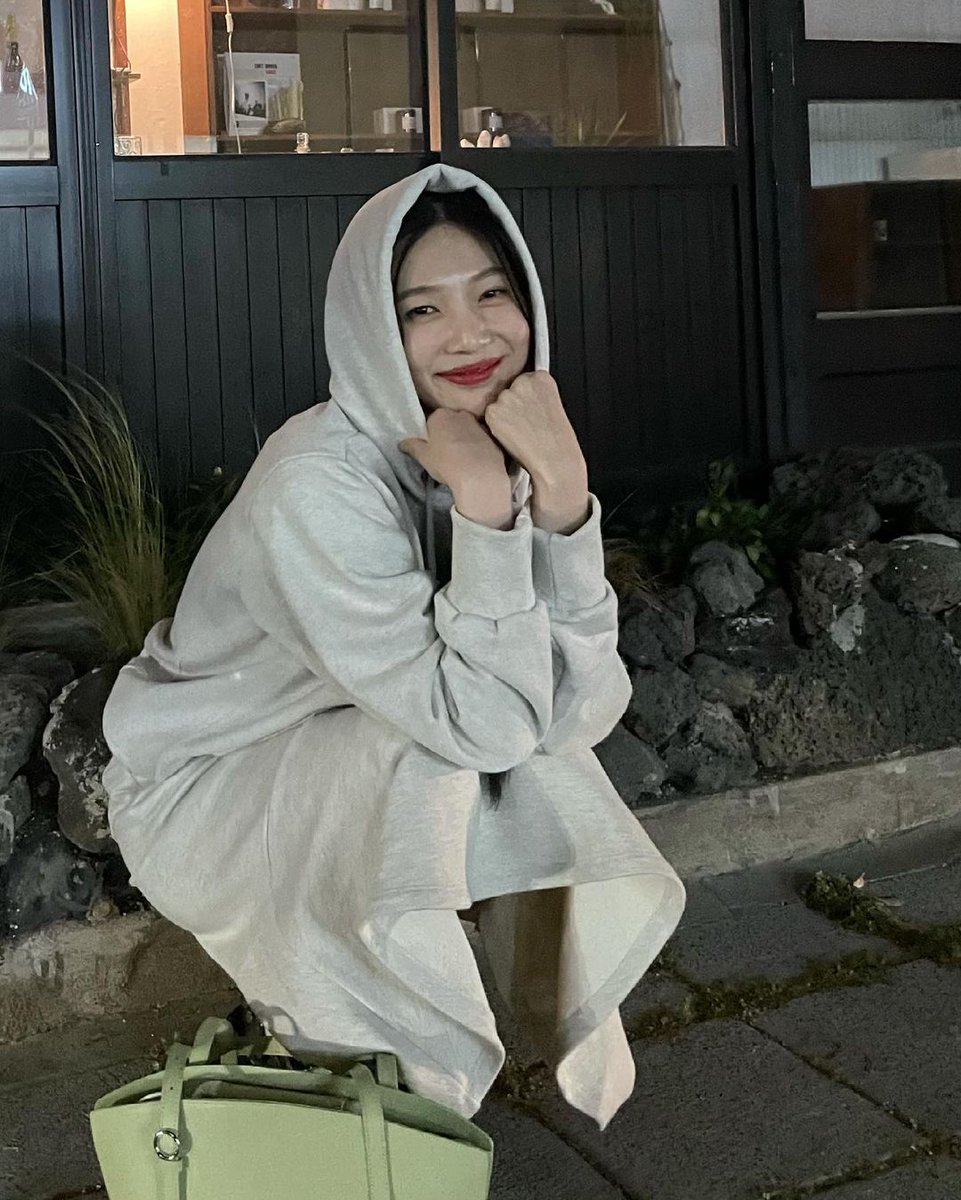 5REDVELVET's tweet photo. [OFFICIAL] 210516 #JOY Instagram update

#REDVELVET @RVsmtown 
https://t.co/LTRTdrmGJk https://t.co/uUEF8VSQ5D