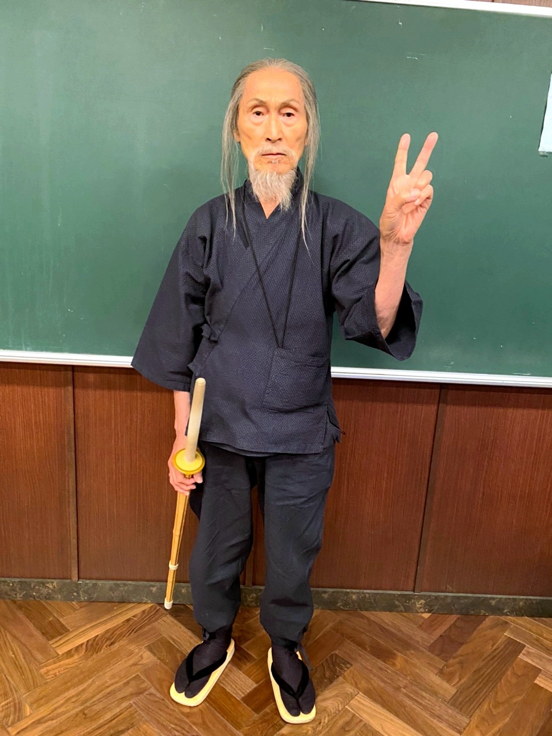 公式 日曜劇場 ドラゴン桜 応援ありがとうございました ドラゴン桜 第4話 ご視聴ありがとうございました 今夜放送からオフショットは こちら 詰め込みこそ真の教育 スパルタの柳先生です そして 東大専科の生徒たちと同じ問題