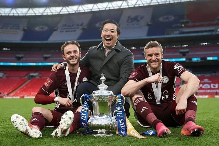 RemarksFootball's tweet photo. Great picture, great owner https://t.co/LOgY46FOi0