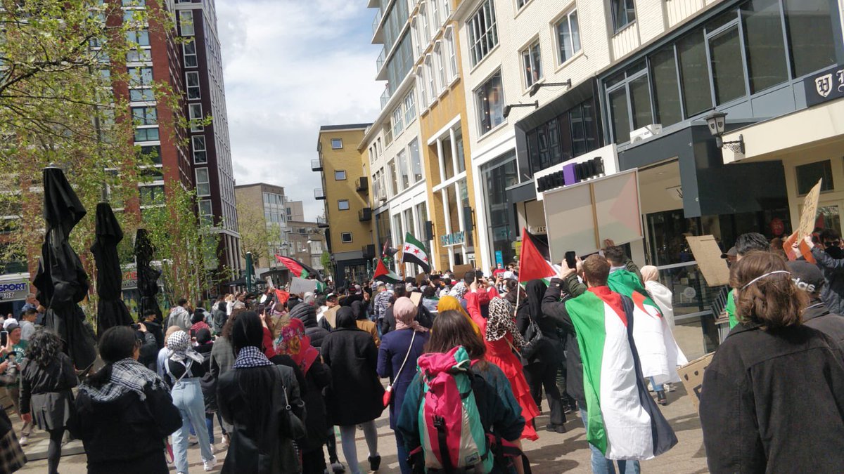 stopdebommen's tweet photo. Ook Nijmegen laat van zich horen vandaag, vanuit het Valkhofpark #FreePalestine https://t.co/Jjpj4TXfcx
