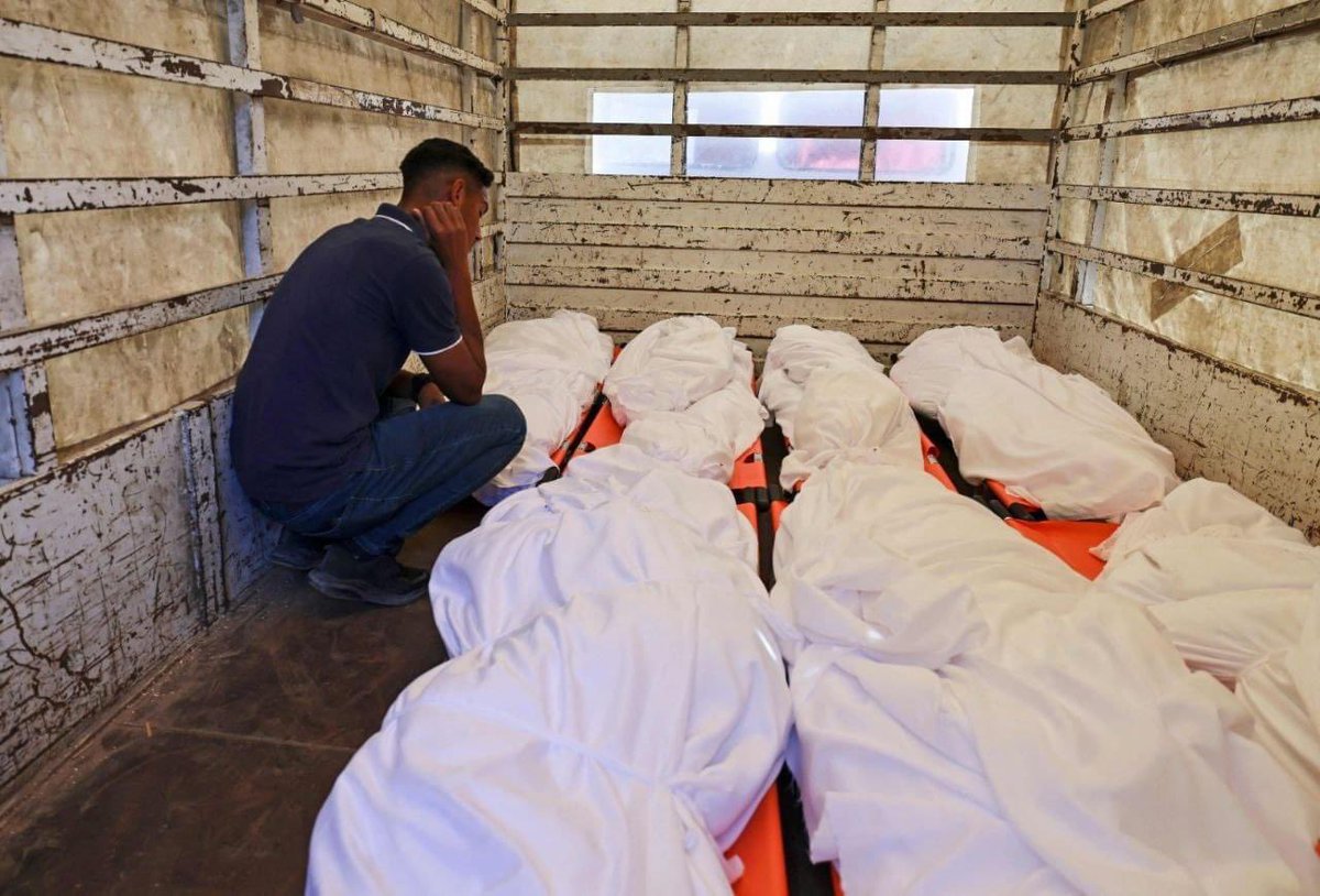 MyPalestine0's tweet image. شهـ دائنا ليسوا ارقام ، شهـ دائنا ليسوا اعداد 

لكل واحد منهم قصة وحياة واحلام وفكرة والفكرة لا تموت.