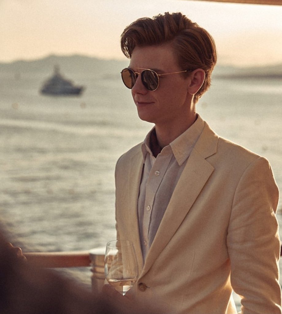 HBD คุณแซงส์ครับ อายุเพิ่มขึ้นอีก 1 ปี แต่ยังคงดูเด็กเหมือนเพิ่งจะครบ 18 แม้ช่วงนี้จะมีผลงานให้เห็นกันมากขึ้น ผมก็ขอให้สุขภาพแข็งแรง เห็นบ่นเบื่อๆว่าอยากไปผับ หากหมดโควิดแล้วก็ขอให้เที่ยวอย่างสุขใจ อยู่กับแฟนคลับไปจนแก่เฒ่า อายุยืนนาน 🎉