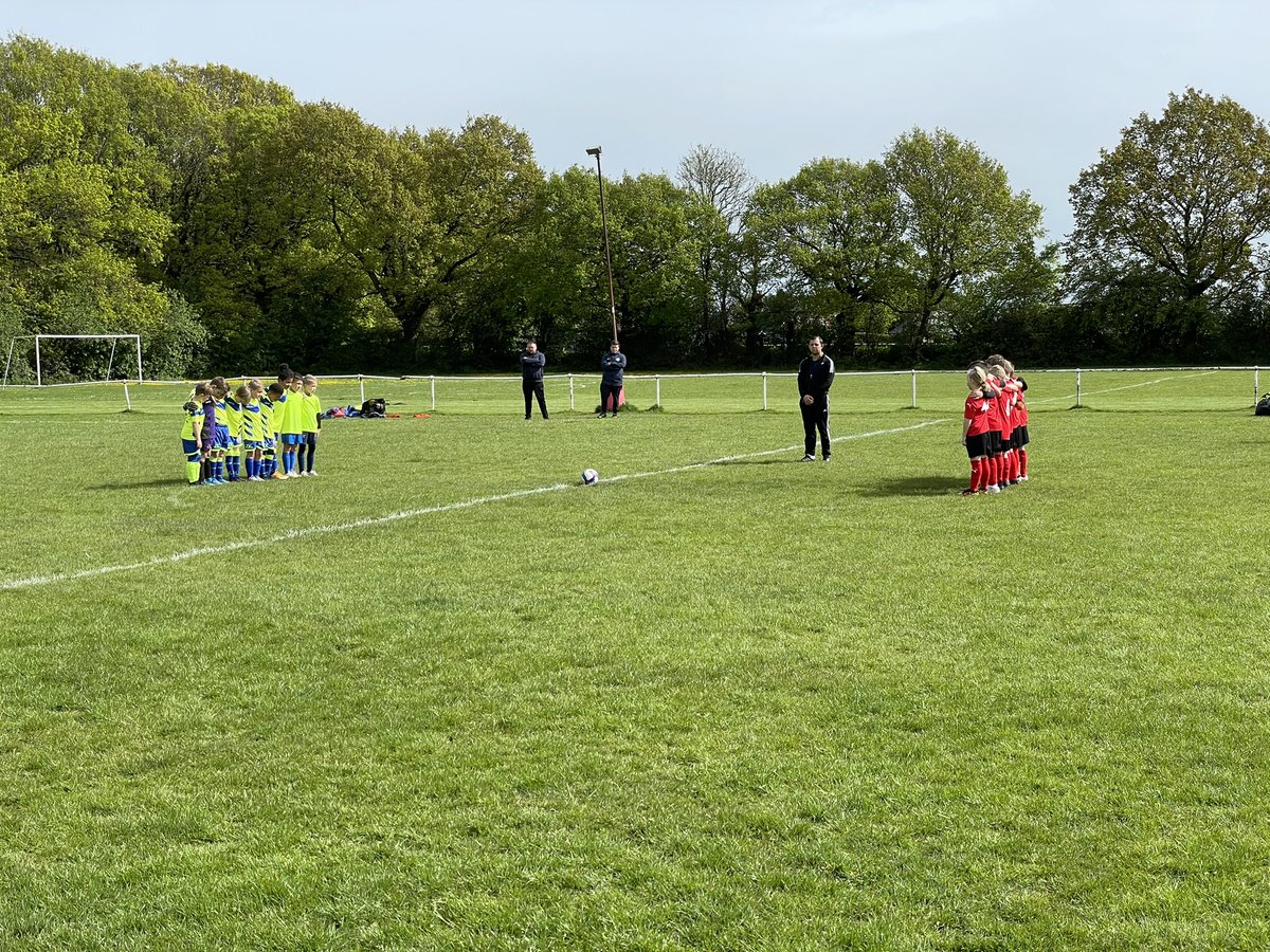 resolutioncreat's tweet image. Showing respect for Jordan Banks who’s life was tragically life lost this week. #oneminutesilence #JordanBanks #Billericay #billericaytowncolts #u8whites