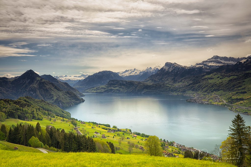 RomyLienhard's tweet image. Road trip through my lovely country. The #devilsbridge and the Reuss gulch, #lakelucerne and a wonderful ride over a mountain pass. From sun into snow into rain, a typical spring. #inlovewithswitzerland @ilovelucerne  @infokantonuri @MySwitzerland_e