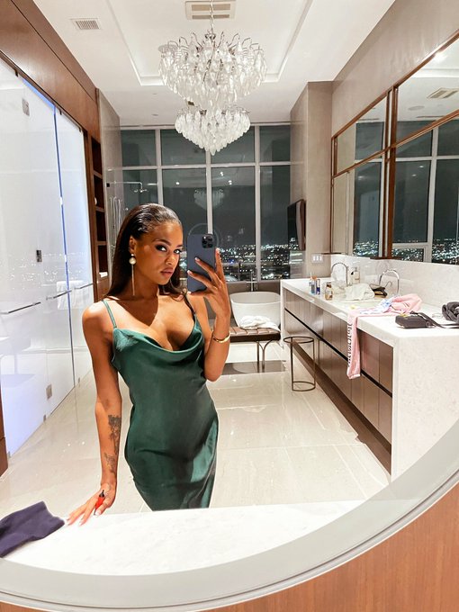 Wifey. https://t.co/1bX0mKWWPh