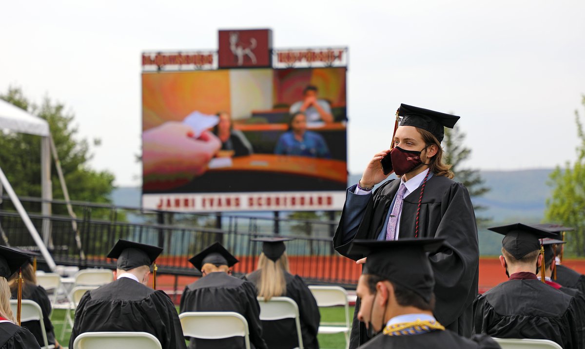 BloomsburgU's tweet image. “It’s time for you to enter a world that’s in desperate need of your minds and ability. Be resilient and conjure up the courage to share your amazing story and unique skills to re-scaffold us a better humanity.” — #BUClass2021 President Brittany Stephenson 🎓🐾 #BloomOnward