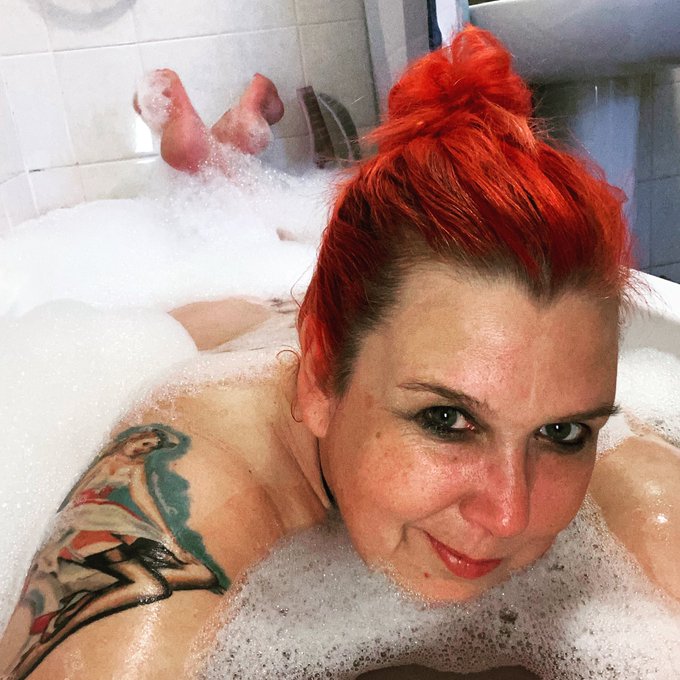 No filter just me. #sundaychills after a busy weekend https://t.co/3wOiPJJCv3<a href="/tag/sundaychills"class="tags">#sundaychills</a>