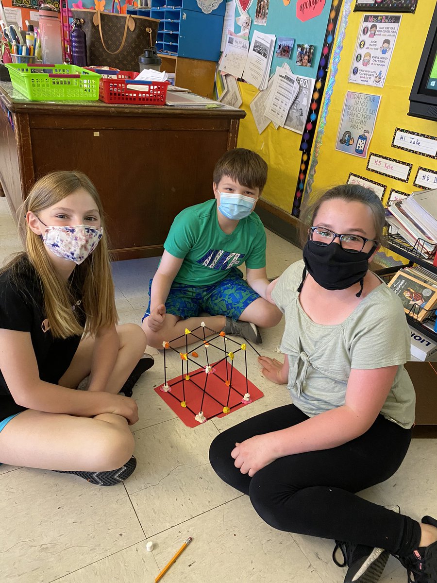 MissCluen's tweet photo. Check out our Seismic Shake Tables! The students loved designing, building and testing their structures to see which could withstand an Earthquake! #STEAM #naturaldisasters #earthquakes @wsselementary @OFFICIALFSUFSD https://t.co/htPtP2LQnc