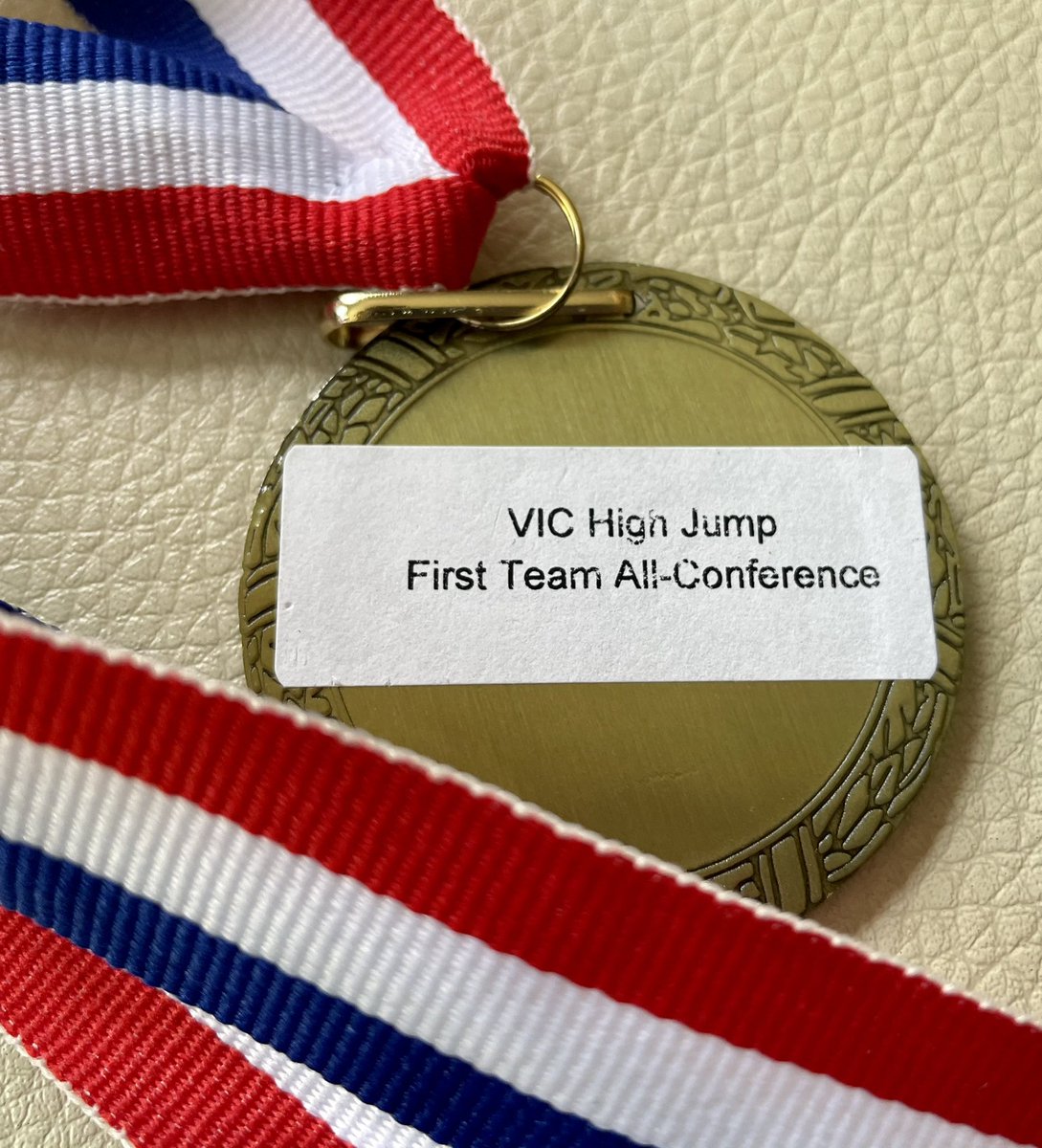 sonia_schapman's tweet image. Great job Blue Ridge Track Team on placing 1st in the VIC Conference. 
Great job @DerrickJonesss4 for placing 1st Team All-Conference in the high jump. #multiplesports #Congrats 🏅💪🏽‼️‼️