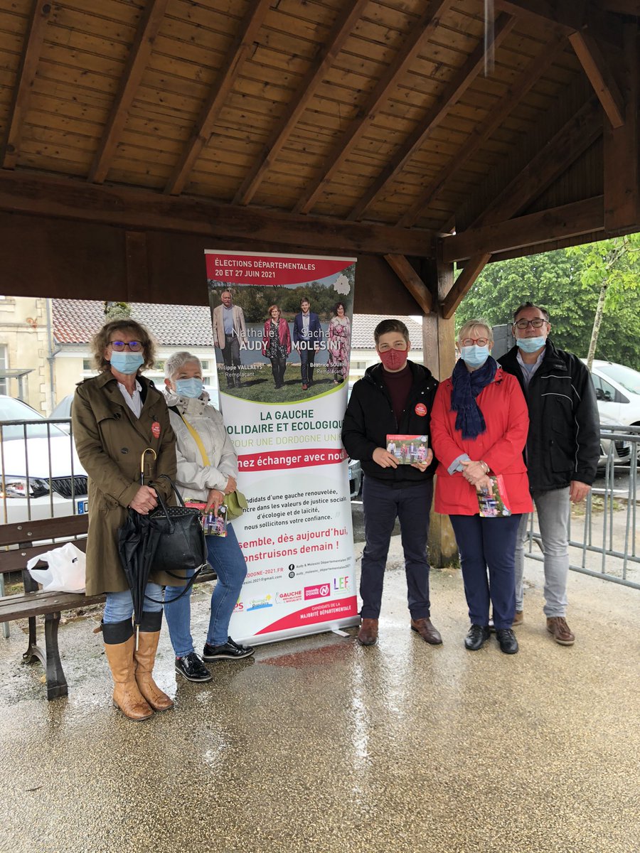 [Marché de Coulounieix-Chamiers]

Comme les semaines passées, nous étions présents sur le marché du bourg de Coulounieix-Chamiers. 

Nous avons échangé avec les Colomnièroises et Colomnièrois. Ce temps démocratique est essentiel pour la démarche et les valeurs que nous portons !