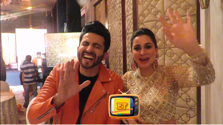 PushpitaHumaira's tweet photo. Throwback😍😍😂
Ye biman Delhi jayega😂😂🤣
"mai kuch nehi karta mai bas khata hu"DD😂😂
#DheeDhra Friendship forever😌😍🤧
This one of my fav interview😍😂🤣
I can't stop laughing😂🤣
@DheerajDhoopar @AryaSmilesa #DheerajDhoopar #ShraddhaArya #KundaliBhagya #PreeRan https://t.co/bL254UAuta