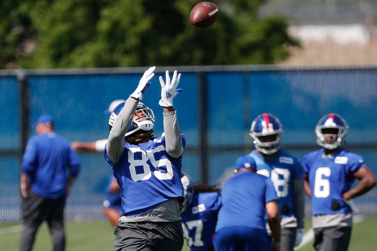 Giants sign Kelvin Benjamin, Corey Clement after tryouts