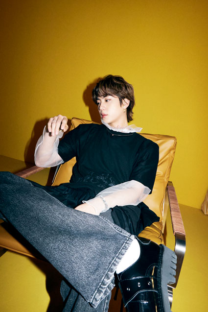 _candyclover's tweet photo. .@BTS_twt #BTS_Butter Teaser Photo 2

#BBMAsTopSocial https://t.co/ptXCcsCC2J