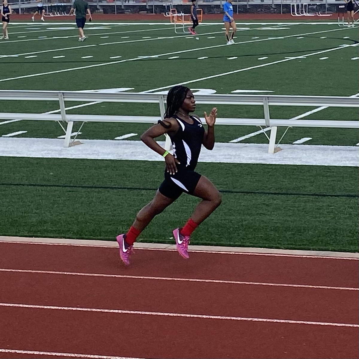 Damien_Hunter_2's tweet photo. It’s a Track meet in the morning to Basketball games in the evening kind of Saturday.  The Hunter girls putting in some work. What is a free weekend?; I don’t know… #therelentlessway #neversettling #Wyre #WyreHunterGang https://t.co/dz4dCDVH3x