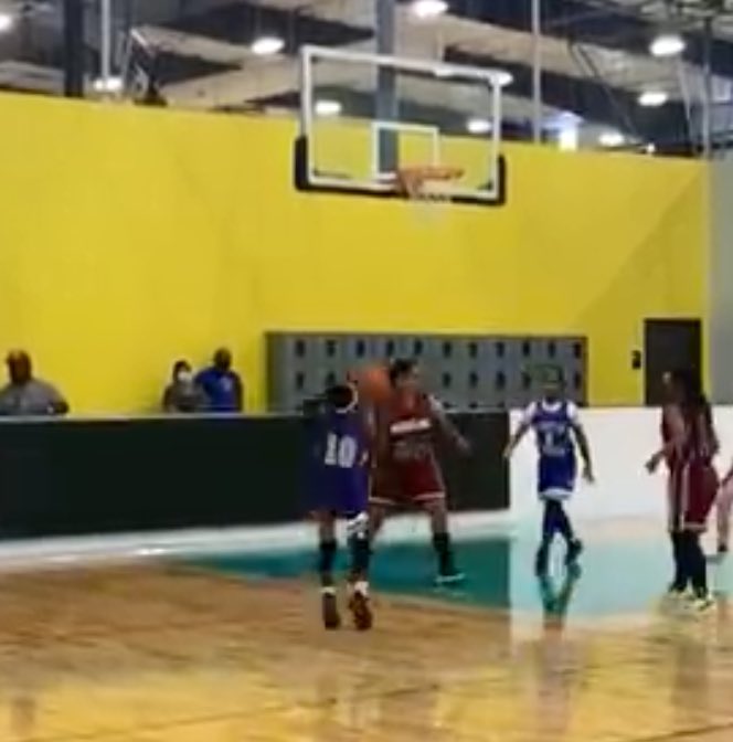 Damien_Hunter_2's tweet photo. It’s a Track meet in the morning to Basketball games in the evening kind of Saturday.  The Hunter girls putting in some work. What is a free weekend?; I don’t know… #therelentlessway #neversettling #Wyre #WyreHunterGang https://t.co/dz4dCDVH3x