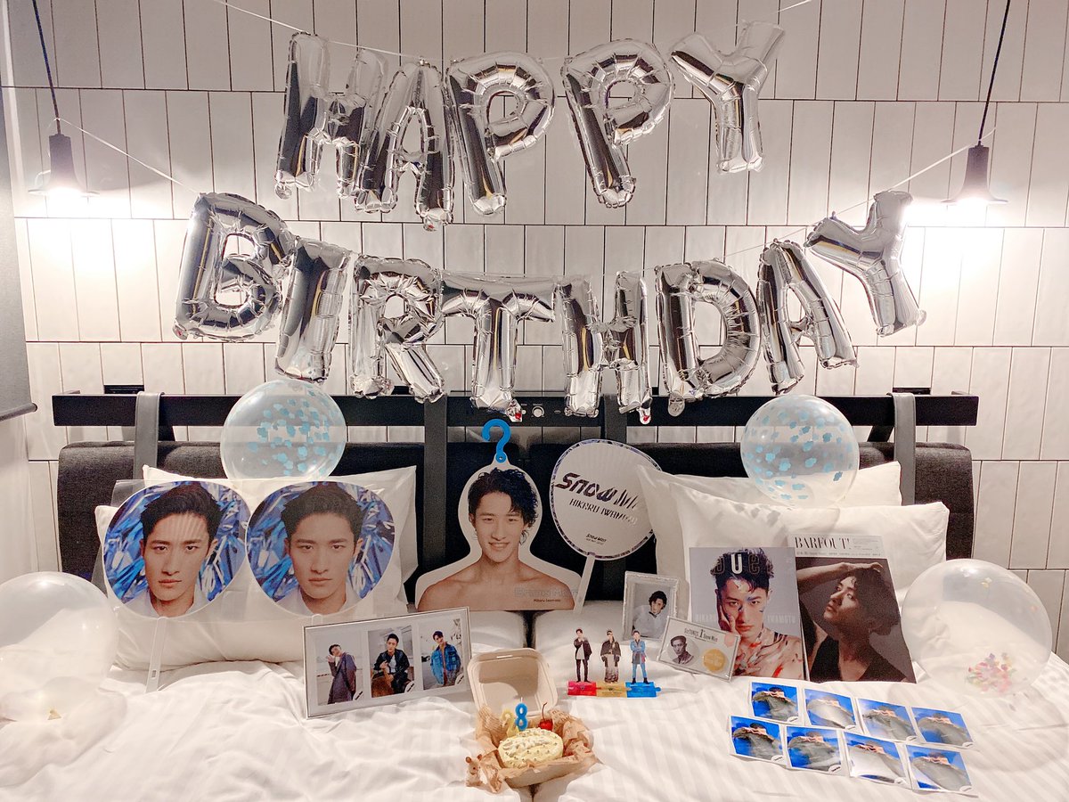 _sn_hika_'s tweet photo. .
🍋🧁🐣𝐇𝐚𝐩𝐩𝐲 𝐁𝐢𝐫𝐭𝐡𝐝𝐚𝐲🌻📒🐝

カッコよくてクールで、
でもニコニコ笑うとくしゃくしゃになる
笑顔が本当に好きで見るたびに好きになるし
ダンスもバキバキ踊ってるひかるくんも甘いもの好きなひかるくんもシルバニア好きなひかるくんも全部大好きです28歳おめでとう！

#岩本照誕生祭 https://t.co/7ZIXRmleQP