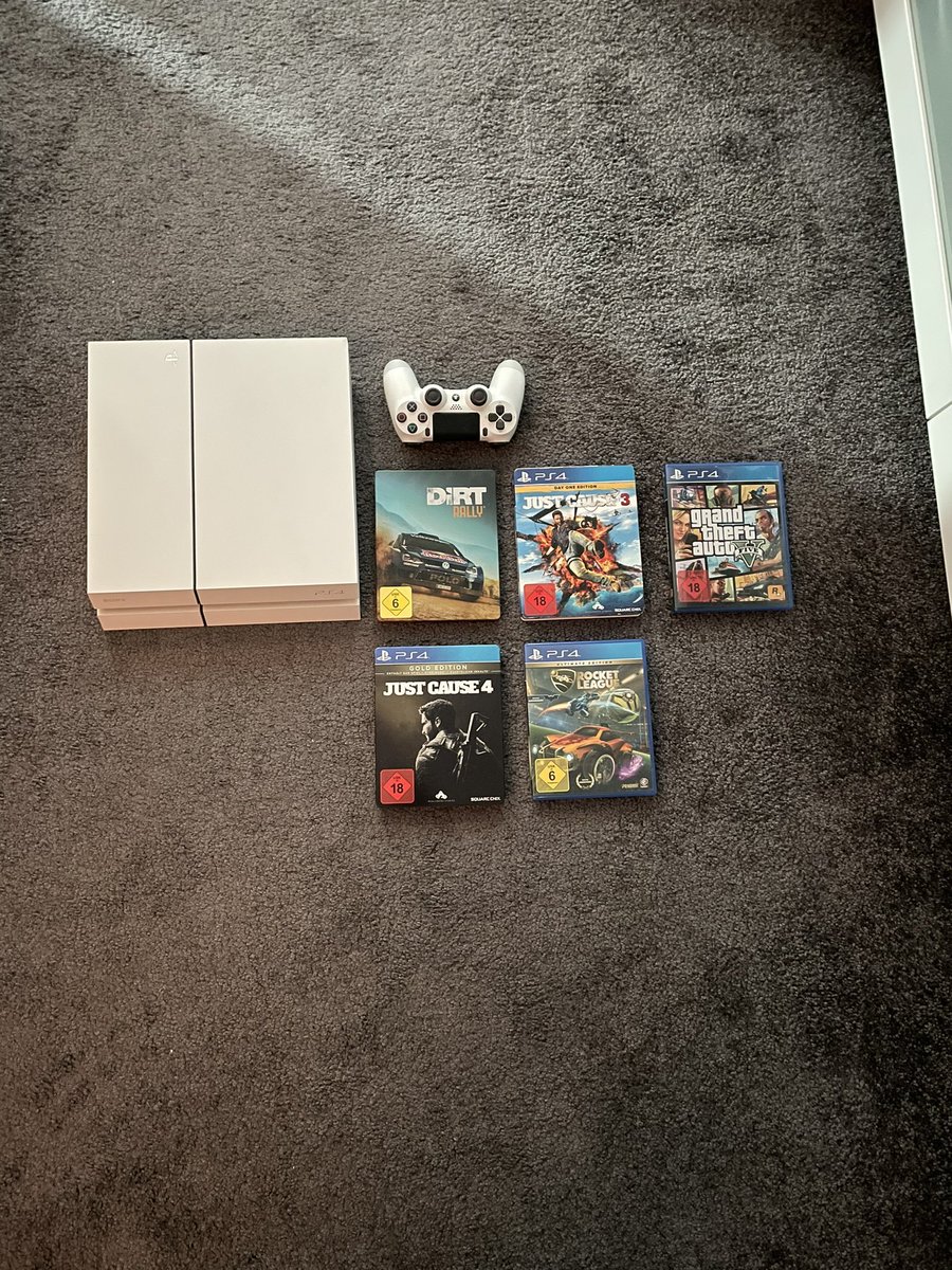 SilzeeJailbreak's tweet image. Giveaway 📢📢📢💥💥💥💥

PS4 ( White )

Must follow @2tan13y and @SilzeeJailbreak 

Must Retweet and ❤️

Tag 1⃣ Friend if you can

Comment - PS4

Last Date - 20.5.2021