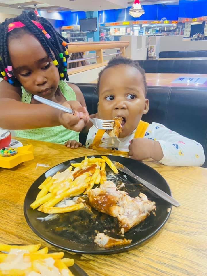 Ndumiiiso's tweet image. Parenting is easy guys. Sunday Funday with my daughters.😍😍😍😅