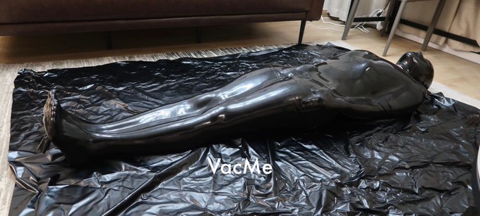 久违的真空袋play，视频马上哦 Latex vacbag, vids coming! #latex #vacbed #vacbag #bondage #真空袋 #真空床 #乳胶衣 https://t<a href="/tag/latex"class="tags">#latex</a><a href="/tag/bondage"class="tags"><span>#bondage</span></a><a href="/tag/vacbed"class="tags"><span>#vacbed</span></a><a href="/tag/vacbag"class="tags"><span>#vacbag</span></a><a href="/tag/%E7%9C%9F%E7%A9%BA%E5%BA%8A"class="tags"><span>#真空床</span></a><a href="/tag/%E4%B9%B3%E8%83%B6%E8%A1%A3"class="tags"><span>#乳胶衣</span></a><a href="/tag/%E7%9C%9F%E7%A9%BA%E8%A2%8B"class="tags"><span>#真空袋</span></a>