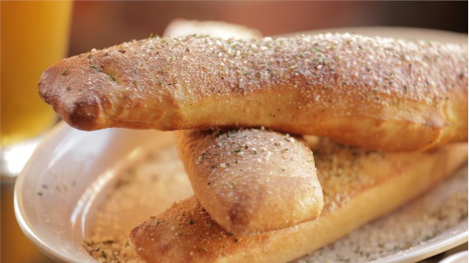 Where are all of the breadstick lovers at?! 🙋‍♂️🤔 Enjoy some today with a WICKed GOOD pizza!