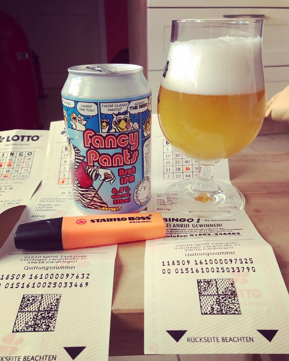 gummibierchen's tweet photo. #Bingo, #Bier und badende Füsse, die Alliteration für das #FancyPants #BrutIPA @UiltjeBrewingCo🍺 #bingobeer #bingosunday #bierliebe #bierdurst #bierdestages #bier #bierzeit #biertest #bingobier #bierporn #bierlife #bierlust #beershoes #niederländischesBier #justthebeer #beerofus https://t.co/fyLLIIasoy