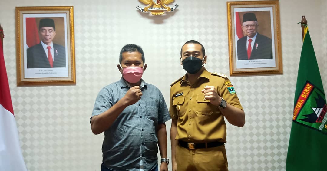 pendi07's tweet image. Bersama Wagub Sumbar Audy Joinaldy. Selamat milad ke-38, smg sehat selalu dan sukses jalani amanah bersama Gubernur Mahyeldi. Aamiin YRA