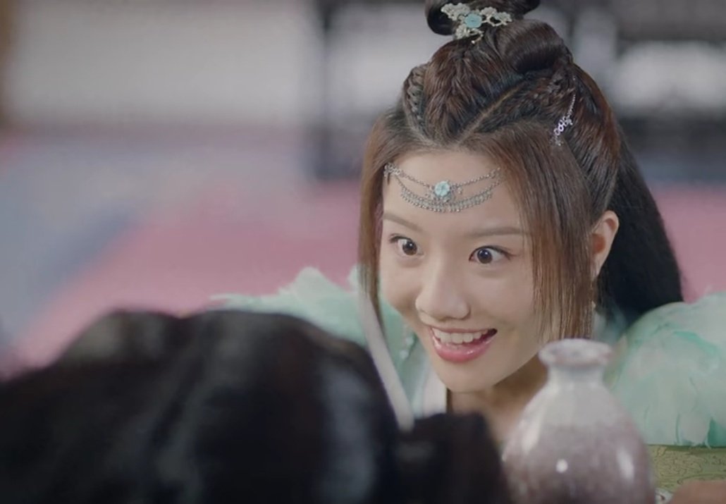 cingcing_Octh's tweet image. ❝ เสร็จเรียบร้อย!​ ❞ นางดีใจที่แกล้งสำเร็จ​ แต่ดันไปชนจอกเหล้ากุ้ยฮวาล้มไปโดนท่านประมุขซะงั้น...