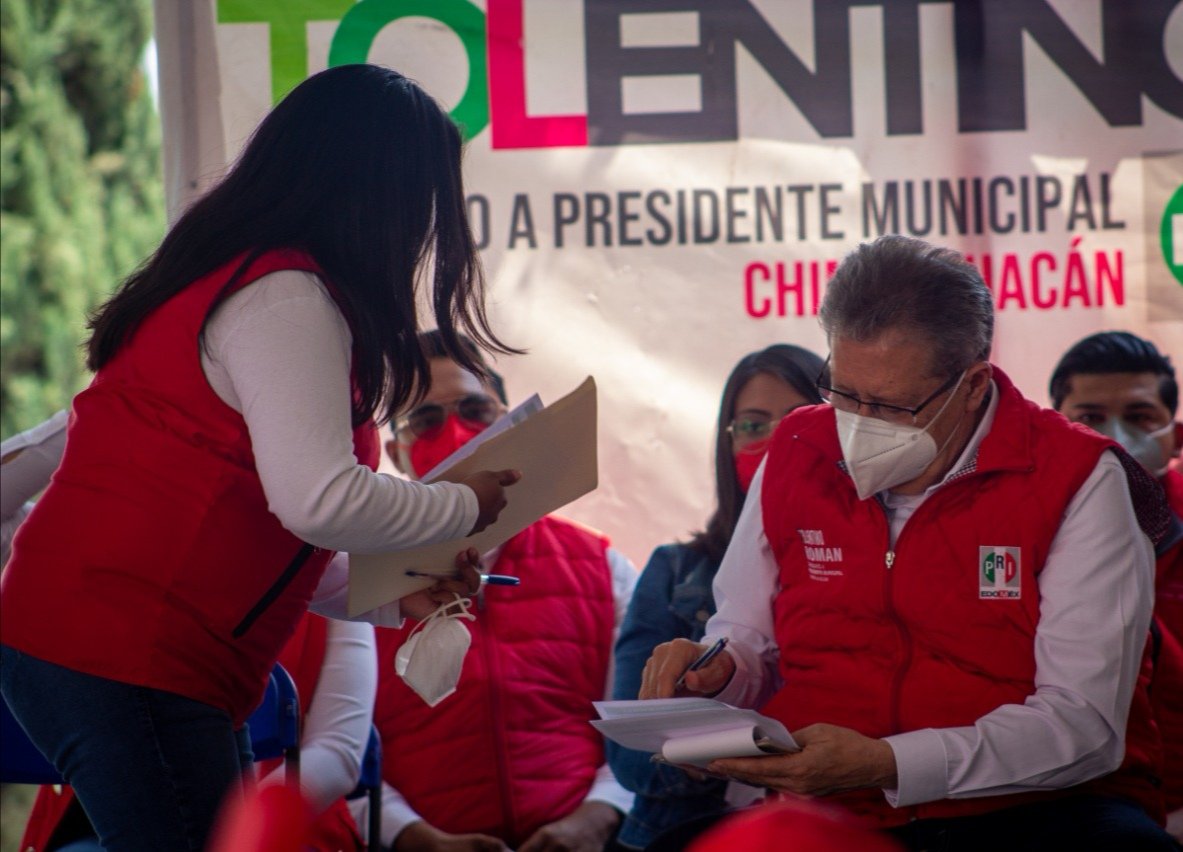 jtolentinoroman's tweet photo. Excelente domingo, abrigate y cuida de tu salud

Inicie mi jornada el día de ayer visitando a vecinos de Totolco, en donde me comprometí a la rehabilitación de pavimento e Interconeccion de drenaje, así como la conexión de lámparas. Continuemos con el progreso para #Chimalhuacán https://t.co/lEglPF8l2W