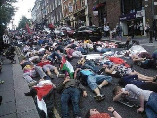 Sarfrajquraish2's tweet image. Photo of Irish protesters on Israeli massacres in Gaza, salute to the great people of Ireland. LOVE YOU IRELAND🥰
#IndiaStandsWithPalestine 
#AlAqsaUnderAtrack 
#PalestiniansLivesMatter
#IndiaStandsWithPalestine