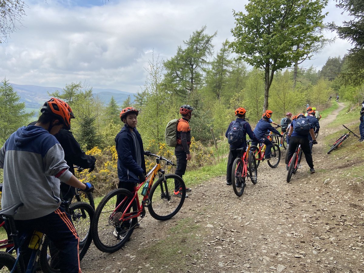 Merchi_cocurricular tweet media