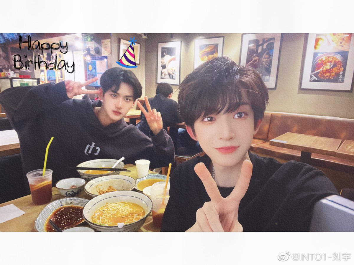 dearkepat's tweet photo. liuyu update for Z.Keyu b'day🎂🎉
#ZhouKeyu #โจวเคออวี่ #周柯宇 #周柯宇0517生日快乐 #VisualKingZhouKeyu #刘宇 #LiuYu #INTO1 https://t.co/vrO2zRBweX
